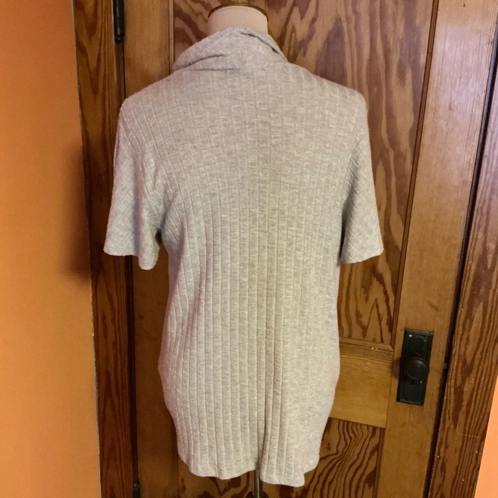 3 for 20 $ bundle Hummingbird tan slouchy knotted front sweater
